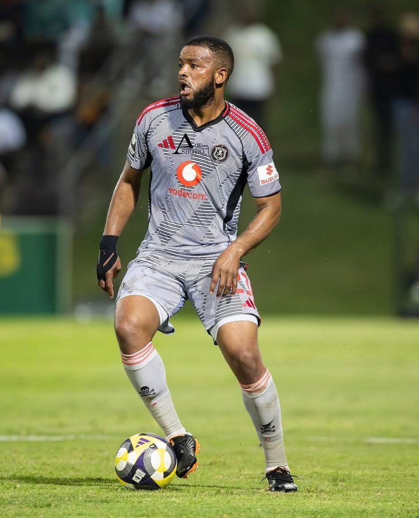 Sipho Mbule en action sous les couleurs d'Orlando Pirates lors d'un match de Bafana Bafana
