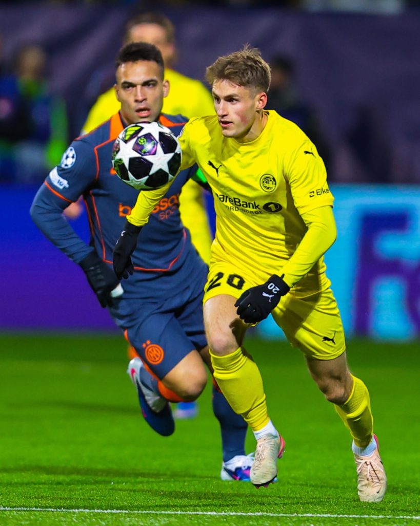 Bodø Glimt stade Aspmyra Stadion terrain synthétique Champions League