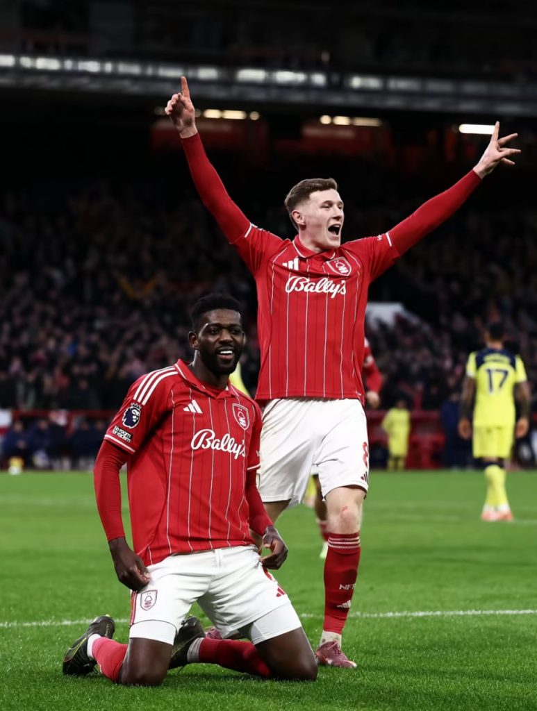 Manchester United Old Trafford mercato milieu de terrain été 2026