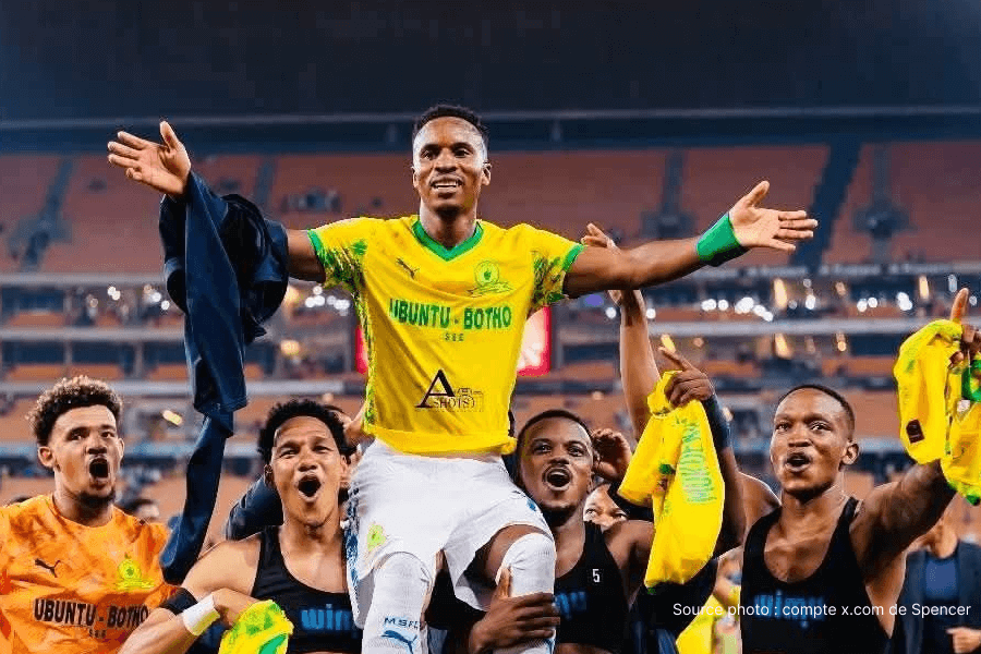 Themba Zwane milieu Mamelodi Sundowns Premier Soccer League Afrique