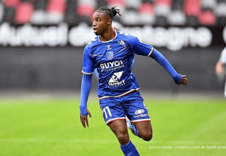 Le footballeur centrafricain Axel Urie signe au Radnik Surdulica