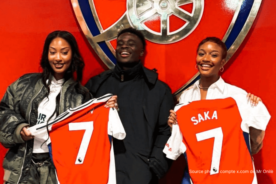 Bukayo Saka et la star nigériane Tems ont été filmés à Abbey Road Studios. Arsenal a teasé : « Landing soon ». Football et Afrobeats, le crossover culturel qui passionne l'Afrique.