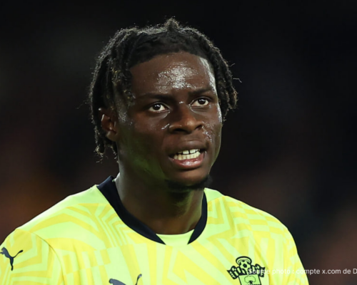 Lesley Ugochukwu sous le maillot du Stade Rennais lors d'un match de Ligue 1 en 2023