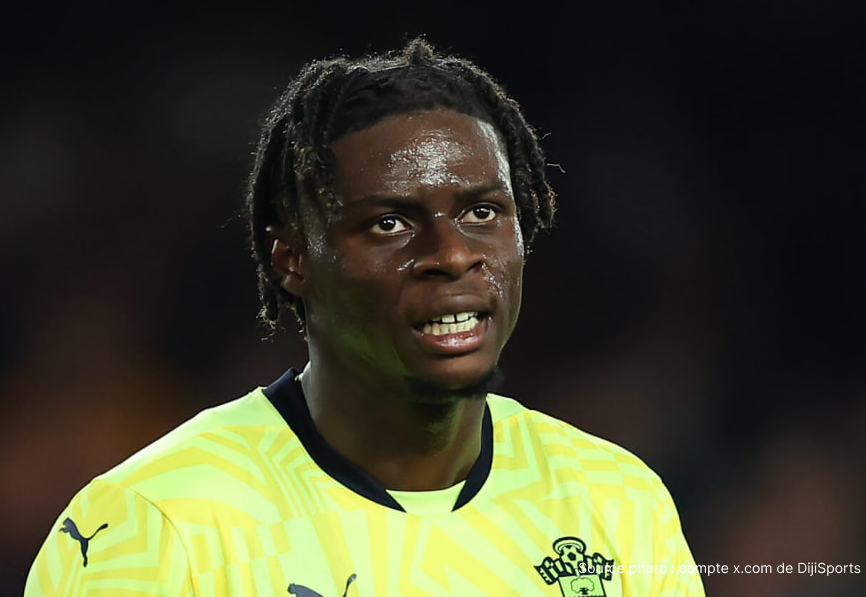 Lesley Ugochukwu sous le maillot du Stade Rennais lors d'un match de Ligue 1 en 2023
