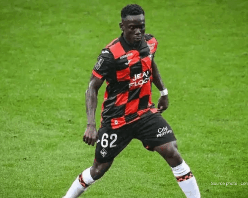 Arthur Avom Lorient : libre cet été, la Premier League en pole