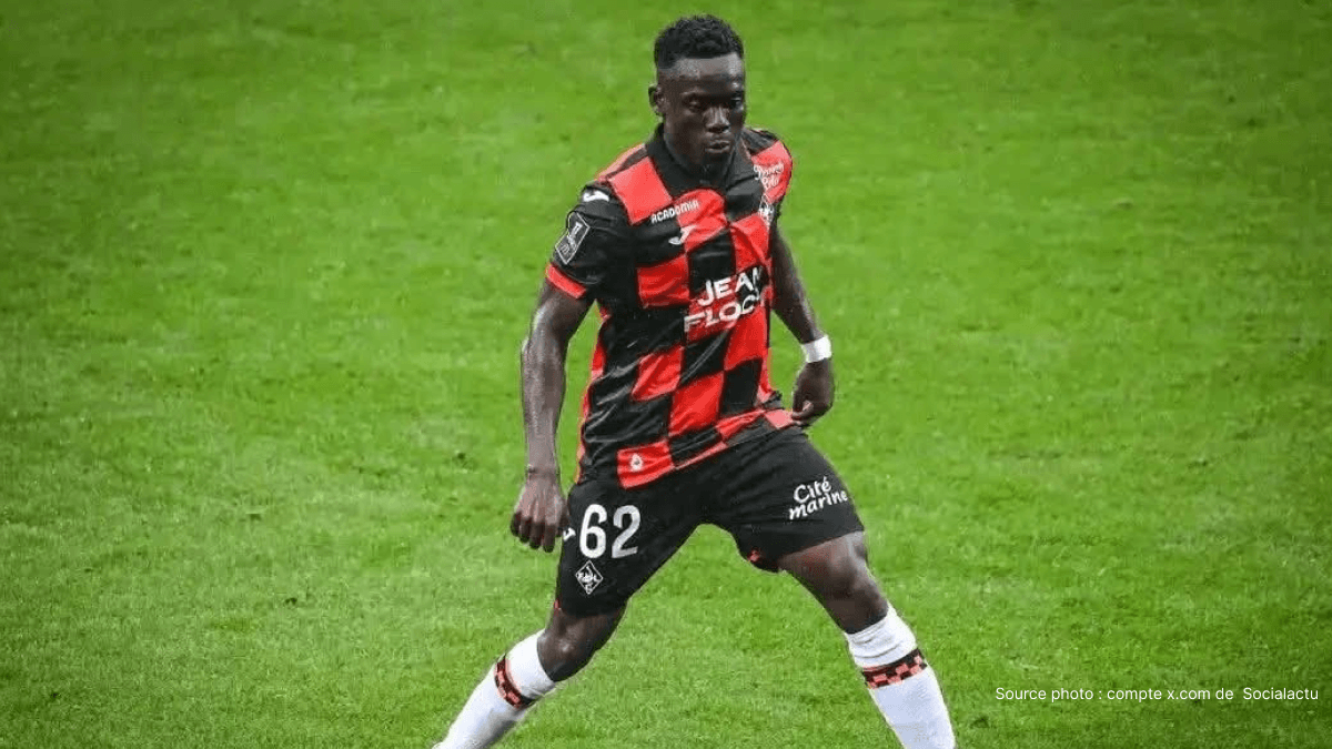 Arthur Avom Lorient : libre cet été, la Premier League en pole