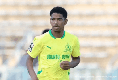 Jayden Adams milieu de Mamelodi Sundowns avant la finale CAF Champions League contre l'AS FAR mai 2026