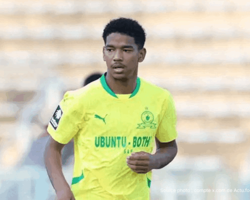 Jayden Adams milieu de Mamelodi Sundowns avant la finale CAF Champions League contre l'AS FAR mai 2026
