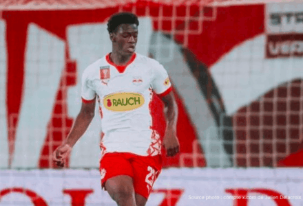 Joane Gadou défenseur central franco-ivoirien de 19 ans signe officiellement au Borussia Dortmund pour cinq saisons — annonce du 12 mai 2026