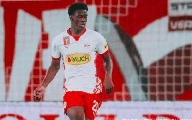 Joane Gadou défenseur central franco-ivoirien de 19 ans signe officiellement au Borussia Dortmund pour cinq saisons — annonce du 12 mai 2026