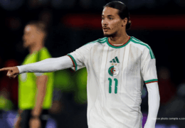 Anis Hadj Moussa ailier algérien Feyenoord ciblé par Borussia Dortmund mercato été 2026