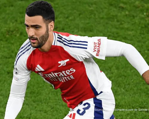 Viktor Gyökeres attaquant Suède 27 ans Arsenal célébration masque mains Bane Batman Emirates Stadium