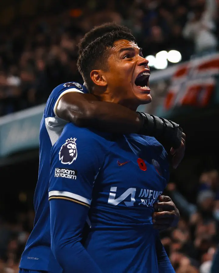 Alex Iwobi milieu offensif Fulham Premier League Nigeria but