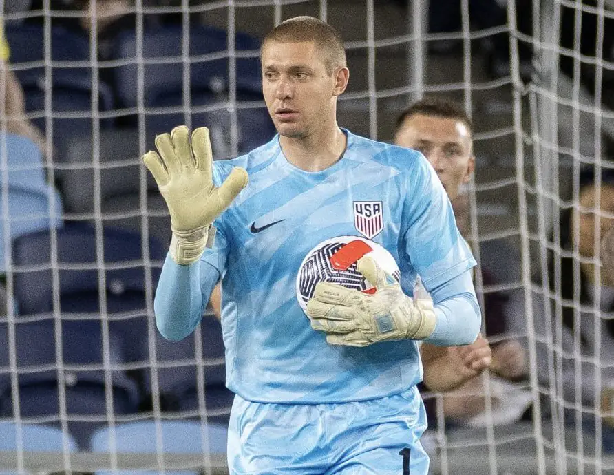 Ethan Horvath gardien américain en action avec Cardiff City