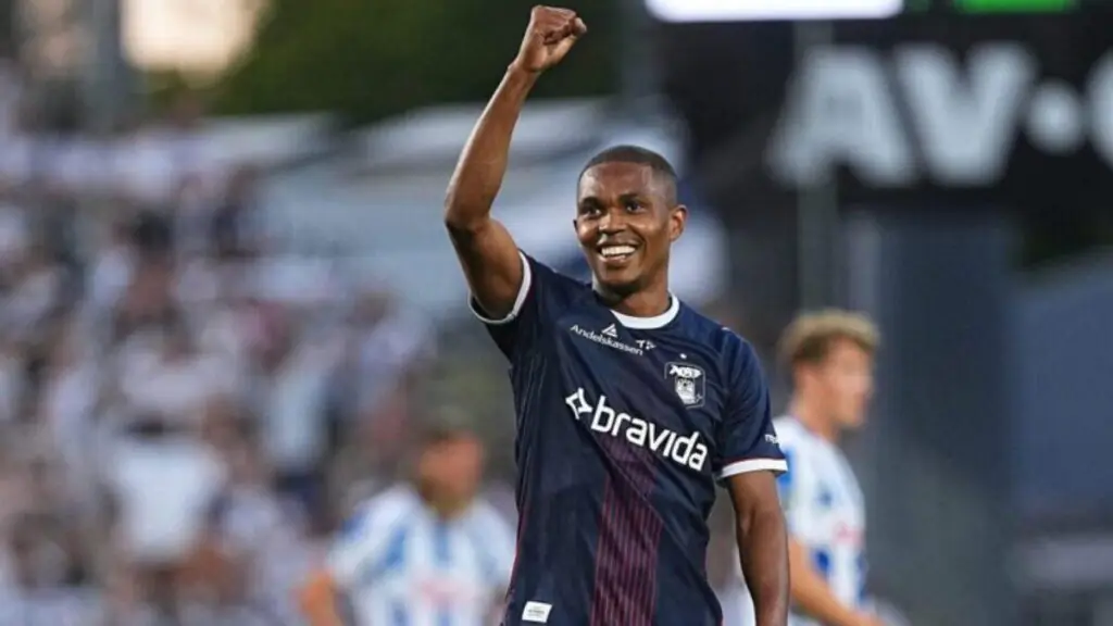 Gift Links défenseur latéral Aarhus AGF SuperLiga Danemark Bafana Bafana