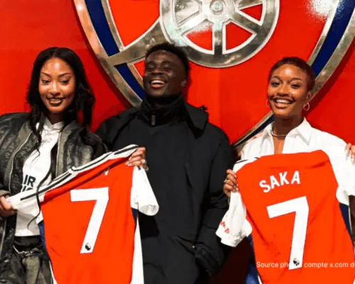 Bukayo Saka et la star nigériane Tems ont été filmés à Abbey Road Studios. Arsenal a teasé : « Landing soon ». Football et Afrobeats, le crossover culturel qui passionne l'Afrique.