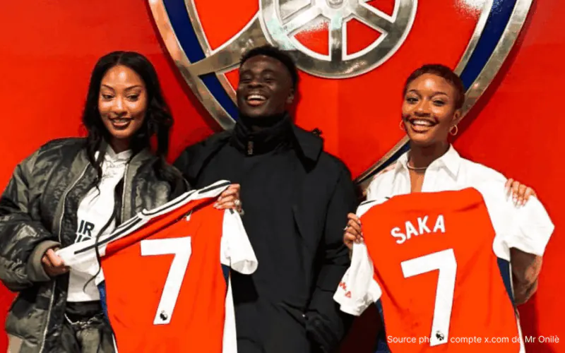 Bukayo Saka et la star nigériane Tems ont été filmés à Abbey Road Studios. Arsenal a teasé : « Landing soon ». Football et Afrobeats, le crossover culturel qui passionne l'Afrique.