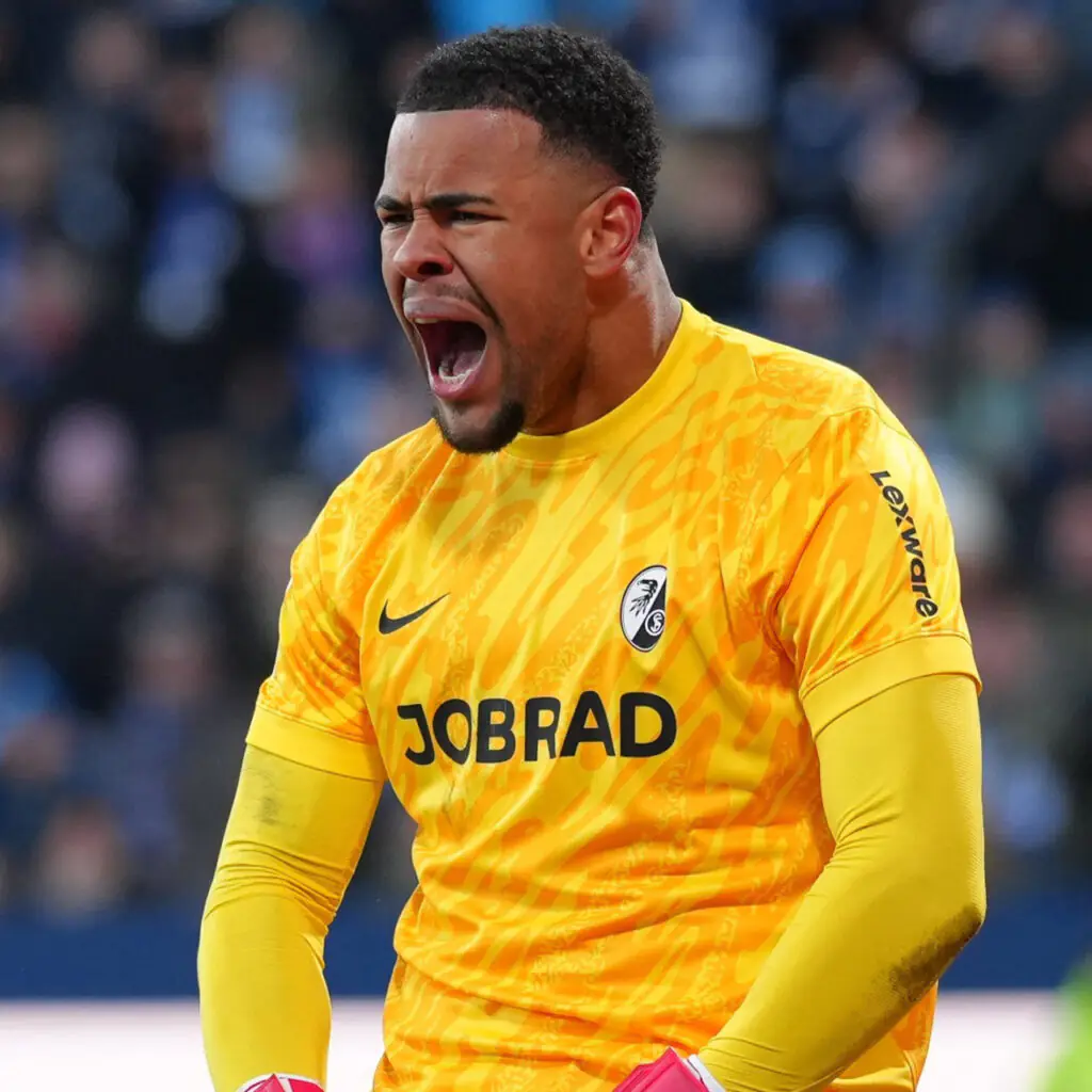 Noah Atubolu gardien de but SC Fribourg Bundesliga Allemagne