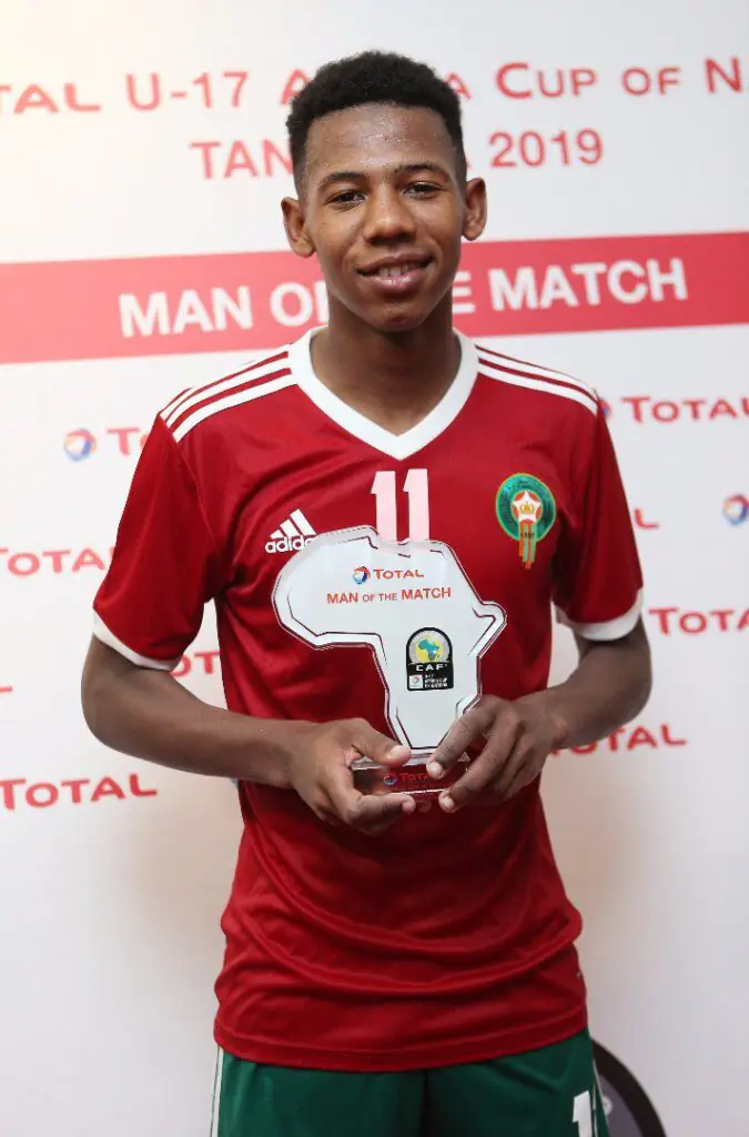 Tawfik Bentayeb célébrant un but sous le maillot troyens