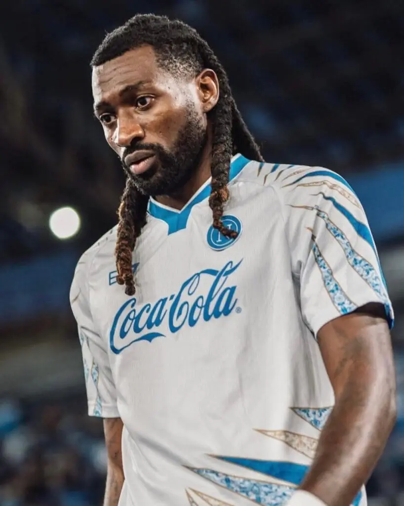 André-Frank Zambo Anguissa milieu de terrain de Naples en action lors d'un match de Serie A 2025-26