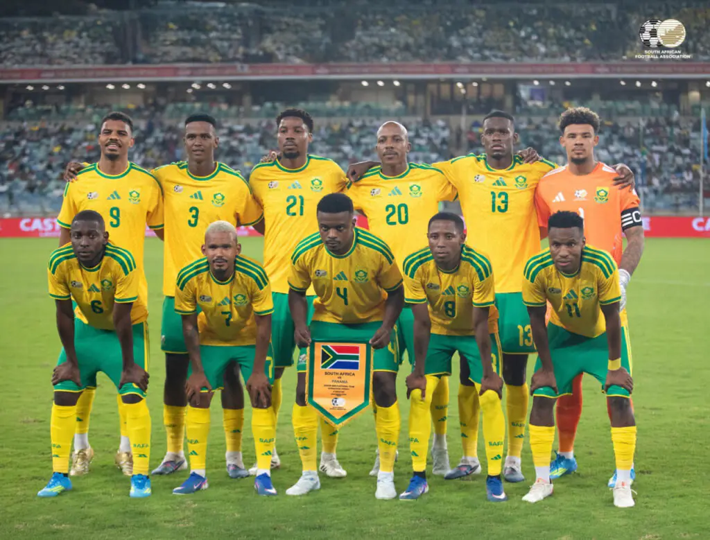 Mbekezeli Mbokazi défenseur central des Bafana Bafana en action