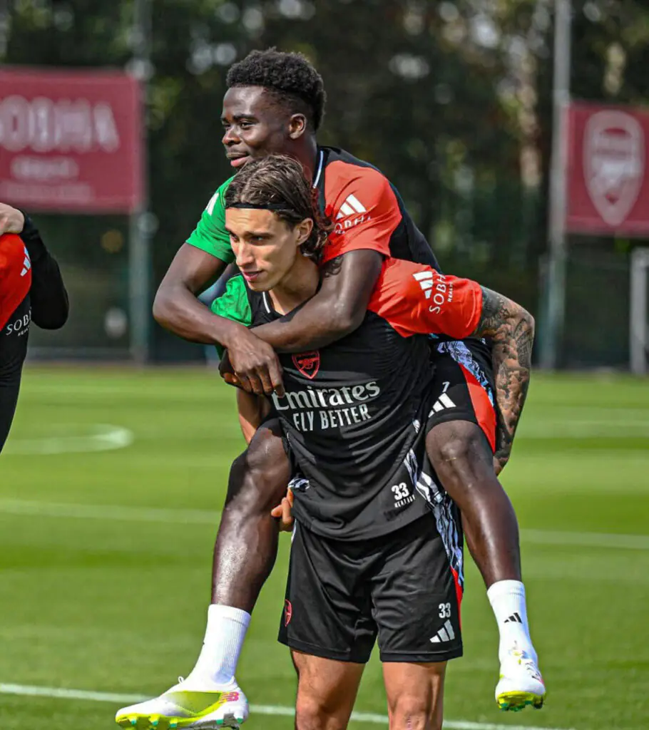 Bukayo Saka ailier d'Arsenal en action lors d'un match de Premier League à l'Emirates Stadium 2026