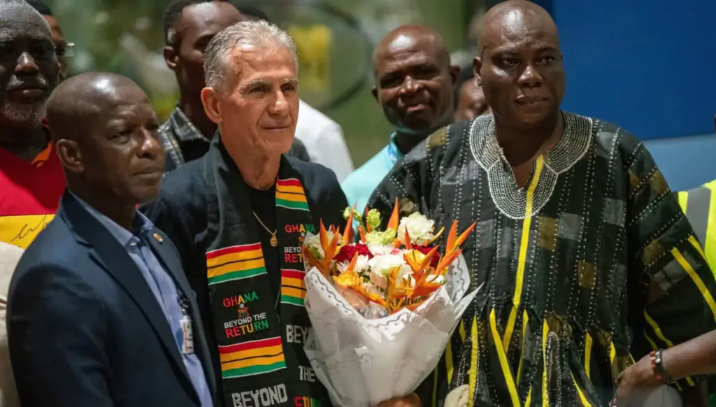 David Oduro ailier ghanéen du Barça Atlètic en dribble lors d'un match Primera Federación 2025-26