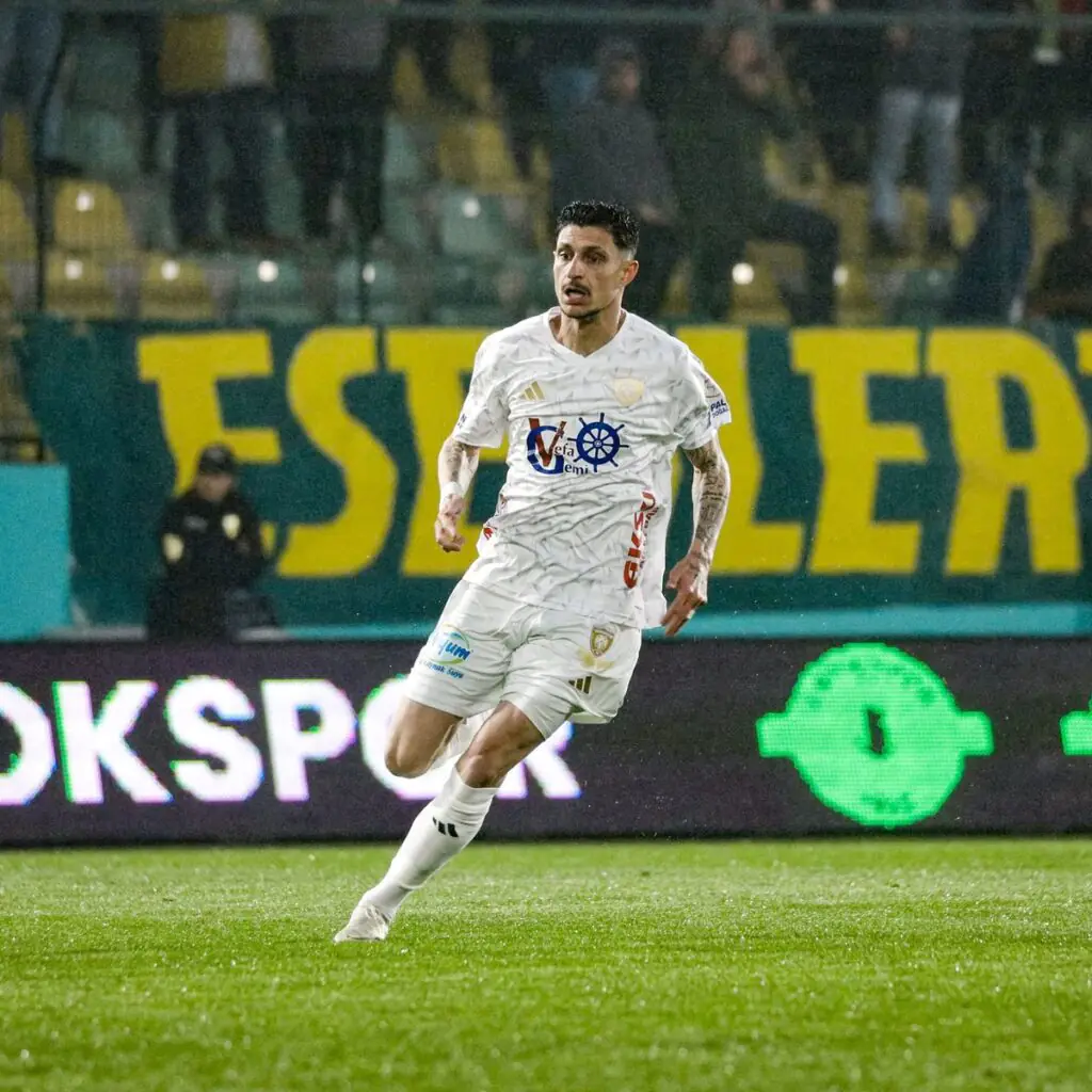 Cheikne Sylla en fin de contrat : Erzurumspor veut le garder pour la Süper Lig. 11 buts, 4 passes en 2025-26. Tout sur bookmakers225.ci.