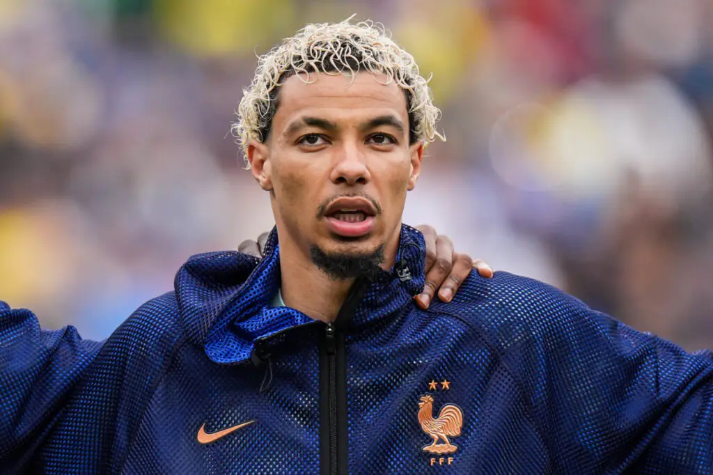 Hugo Ekitike attaquant Liverpool célèbre but Premier League Anfield