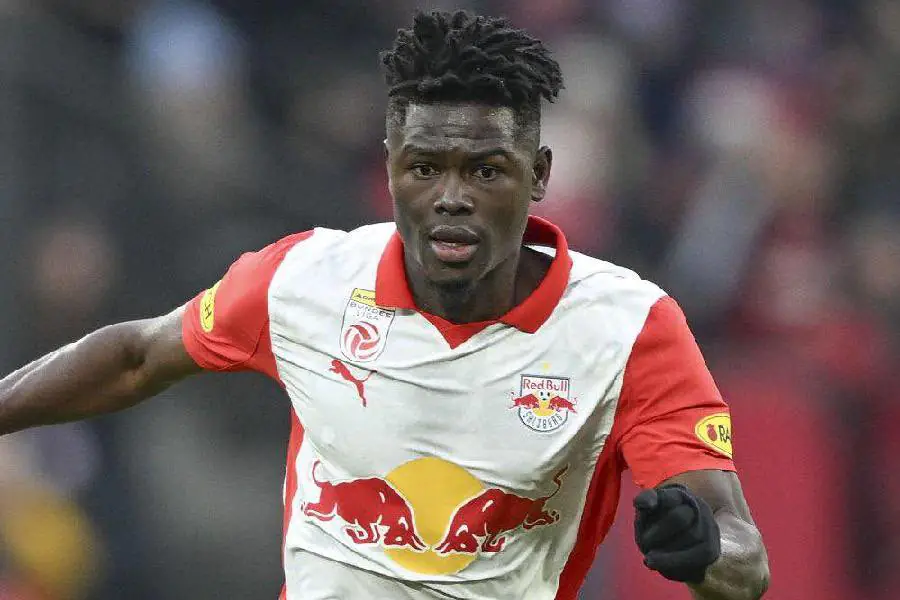  Karim Konaté portant le maillot de la sélection ivoirienne Éléphants de Côte d'Ivoire lors d'un match