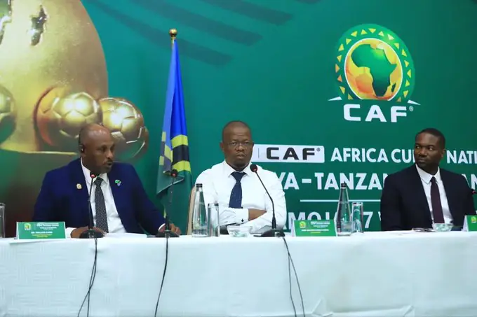 La CAF envisage un plan B pour la CAN 2027 : délocaliser le tournoi en Afrique du Sud face aux retards alarmants au Kenya et en Ouganda. Tanzanie seule prête.
