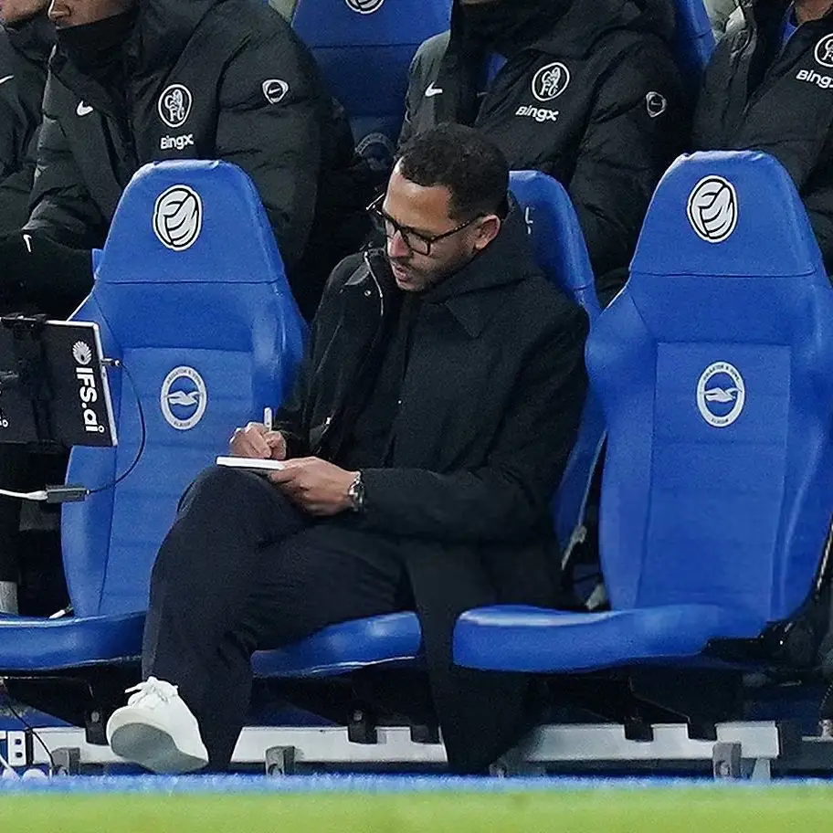 Chelsea Rosenior : pourquoi le problème vient d'en haut. Décryptage de la crise des Blues après 5 défaites de suite en Premier League.