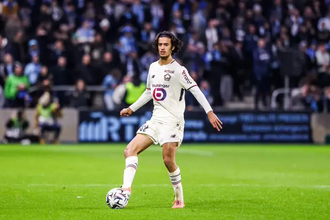 Arsenal, le PSG, le Bayern Munich et Manchester United sont tous intéressés par Ayyoub Bouaddi. Chelsea avait également été cité en début de saison. La concurrence est la plus relevée du prochain mercato estival.