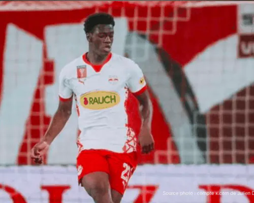 Joane Gadou défenseur central franco-ivoirien de 19 ans signe officiellement au Borussia Dortmund pour cinq saisons — annonce du 12 mai 2026