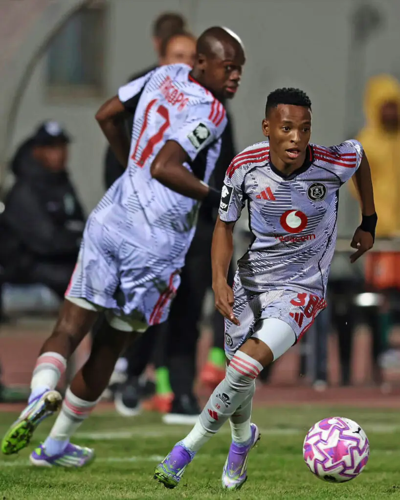 Patrick Maswanganyi célèbre son but lors de Magesi Orlando Pirates 0-3 au Peter Mokaba Stadium 9 mai 2026 — Betway Premiership journée 28