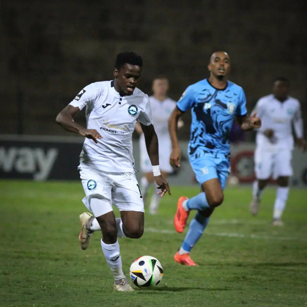 Patrick Maswanganyi célèbre son but lors de Magesi Orlando Pirates 0-3 au Peter Mokaba Stadium 9 mai 2026 — Betway Premiership journée 28
