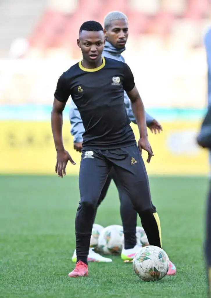 Mohau Nkota ailier Al-Ettifaq 21 ans genou gauche en attelle absent liste Bafana Mondial 2026