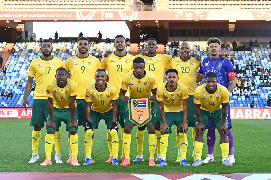 Teboho Mokoena Sundowns en action au Loftus Versfeld Stadium de Pretoria pendant la saison 2025/26 — cible d'une offre européenne en janvier 2026