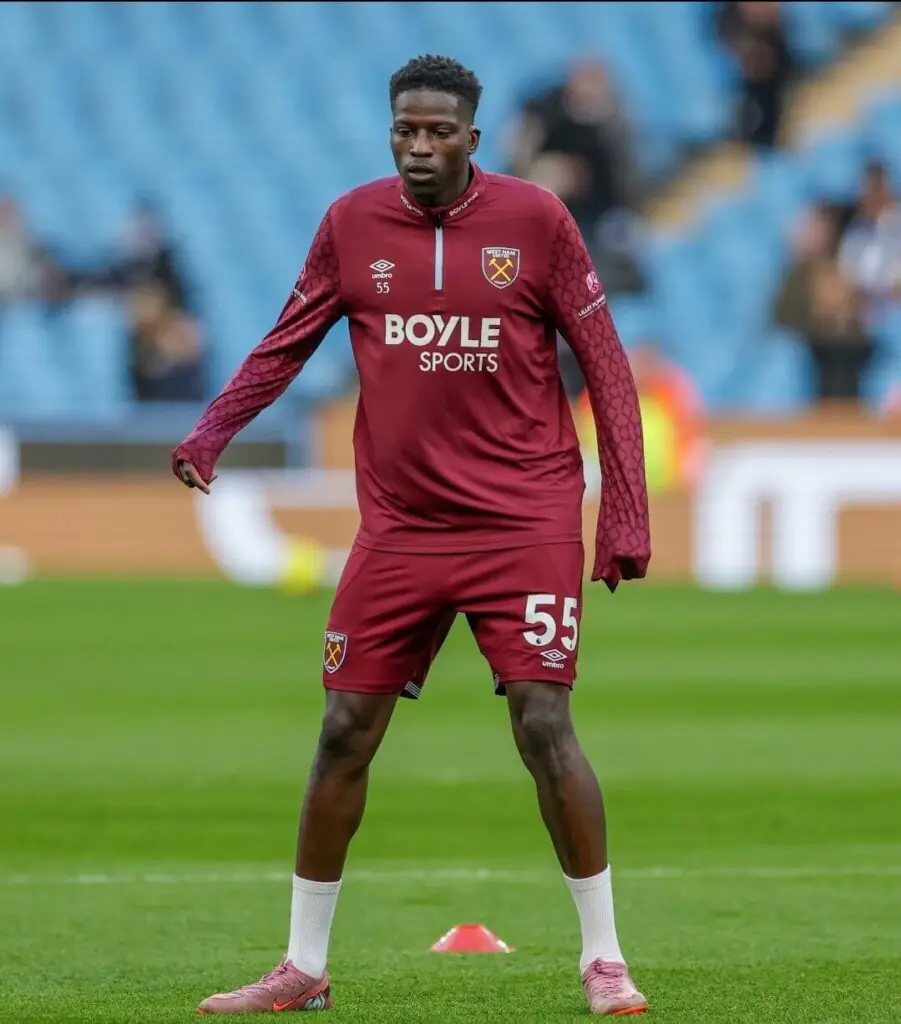 Boris Kanté 16 ans sous le maillot de l'Aviron Bayonnais U17, 16 buts en 23 matchs saison 2025-2026